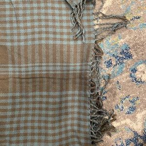 URBAN OUTFITTERS SHAWL